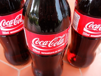 Coca-Cola sofre revés na justiça por resíduos encontrados em garrafa de refrigerante